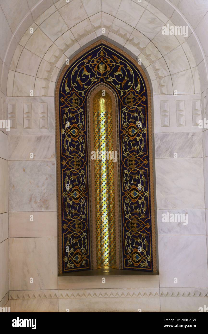 La grande Moschea del Sultano Qaboos Niche colourful una interpretazione contemporanea timuride dei modelli e dei disegni che fiorirono durante il regno di Tame Foto Stock