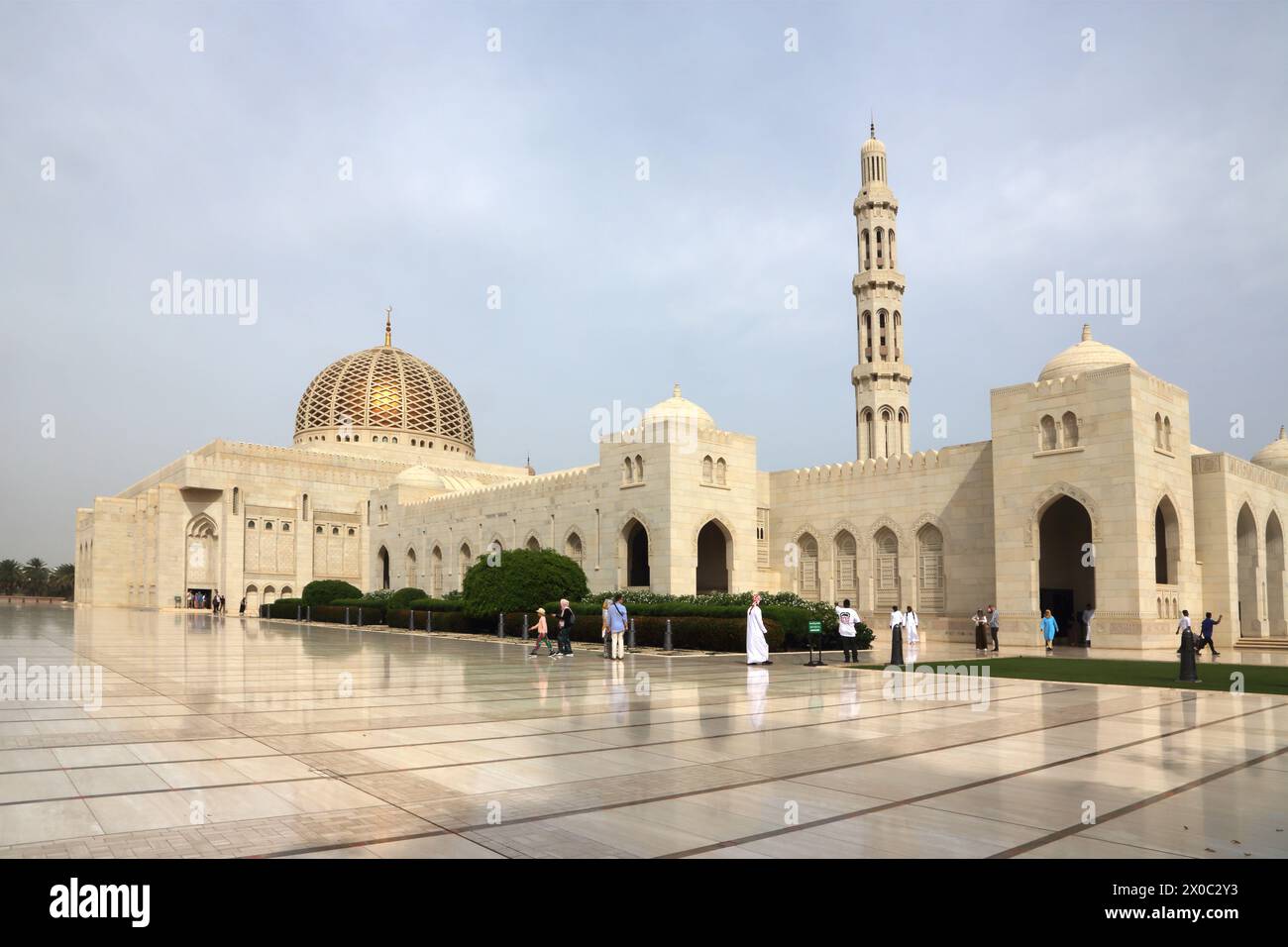 Esterno della grande Moschea del Sultano Qaboos, Mascate Oman Foto Stock