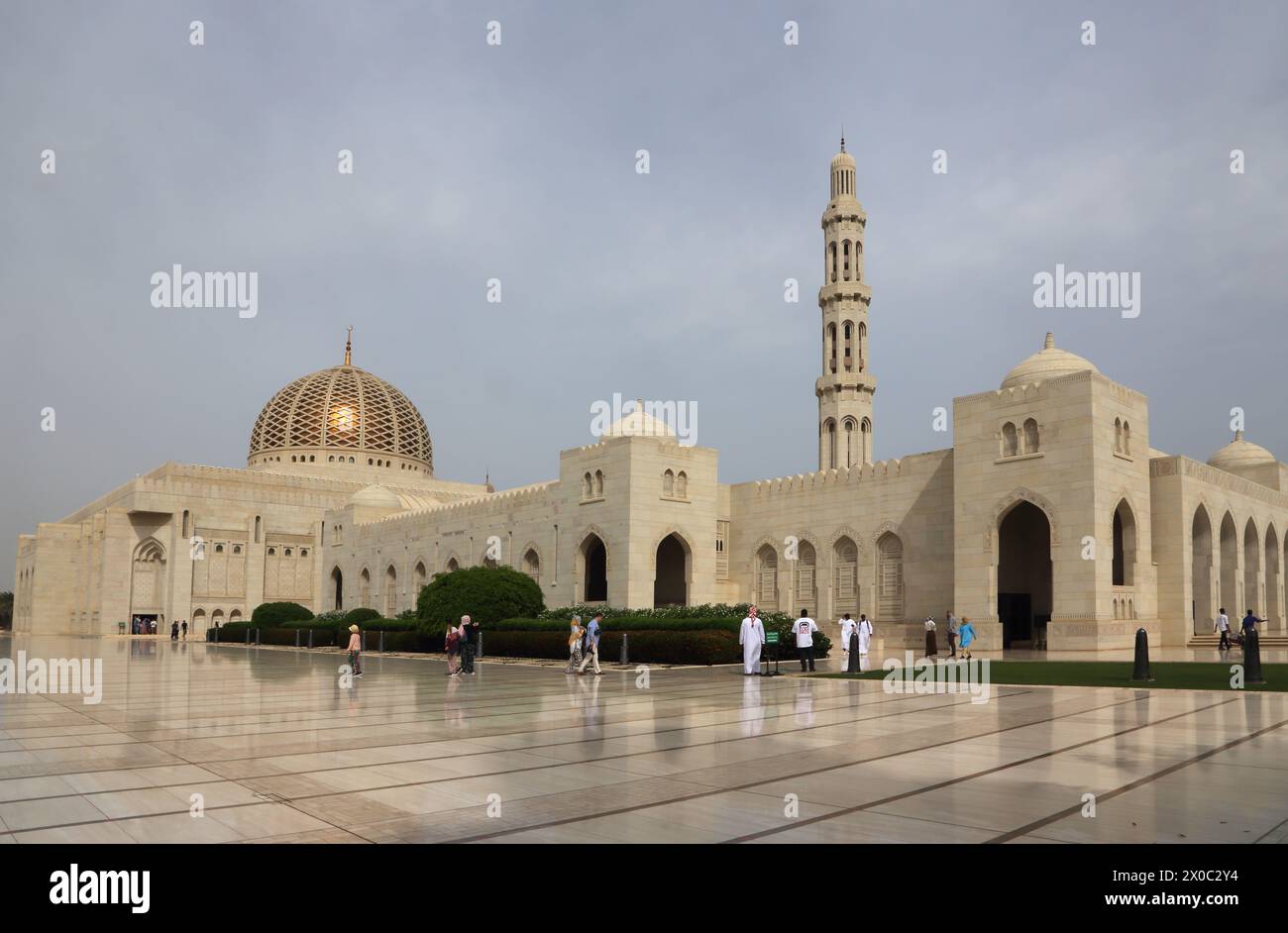 Esterno della grande Moschea del Sultano Qaboos, Mascate Oman Foto Stock