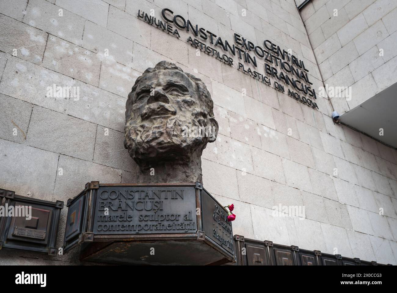 Il busto in bronzo del grande scultore, all'ingresso dell'edificio della galleria. Patricia Huchot-Boissier / Collectif DyF Foto Stock