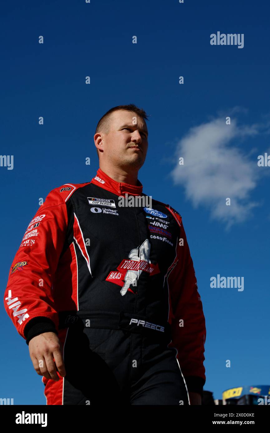 6 aprile 2024, Martinsville, va, Stati Uniti: Il pilota della NASCAR Cup Series, Ryan Preece si prepara ad allenarsi per il Cook Out 400 a Martinsville, Virginia, USA. (Credit Image: © Stephen A Arce Action Sports Pho/ASP) SOLO PER USO EDITORIALE! Non per USO commerciale! Foto Stock