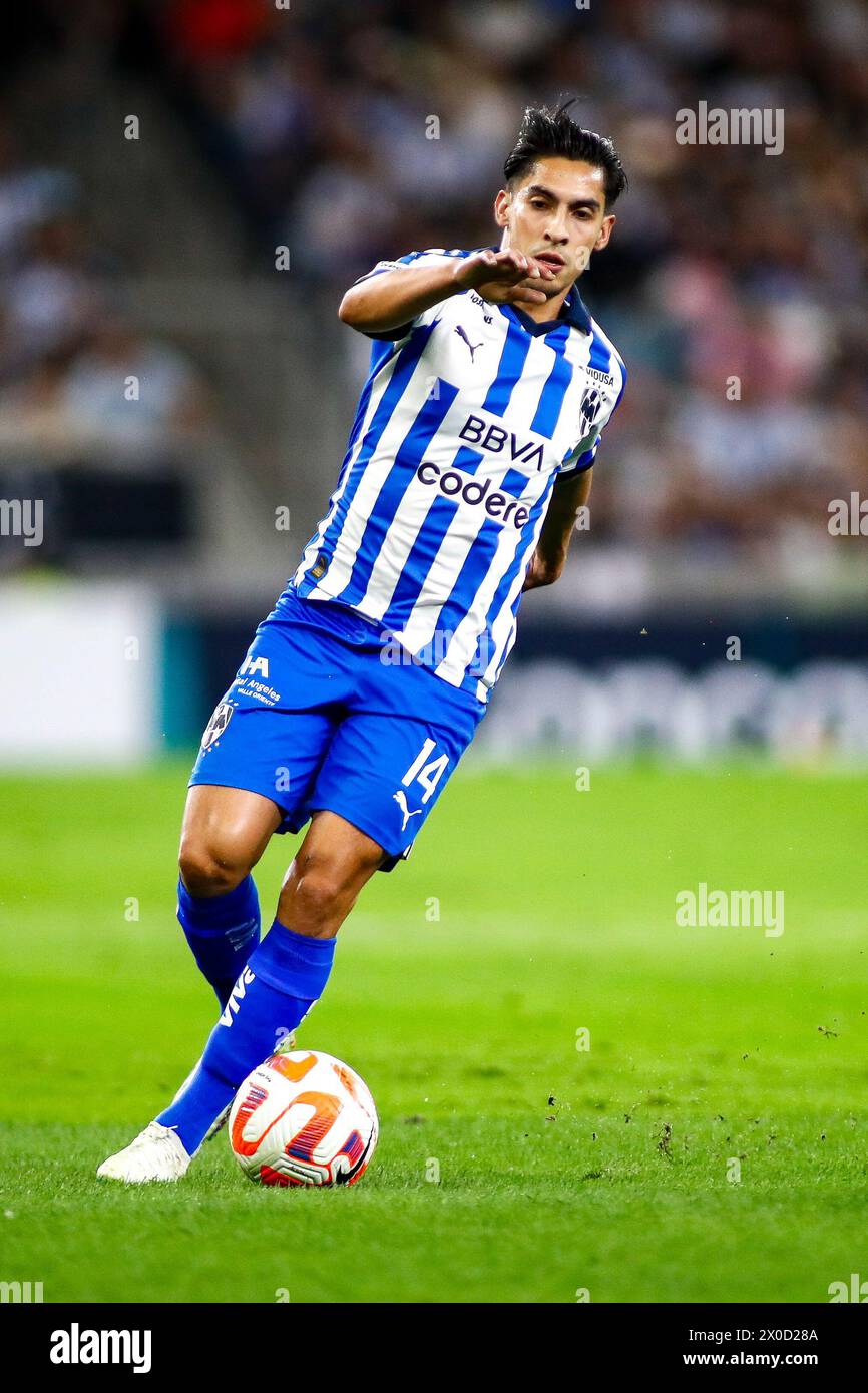 Guadalupe, Messico. 10 aprile 2024. GUADALUPE, MESSICO - 10 APRILE: N. 14 centrocampista Rayados, Érick Aguirre durante la partita tra il CF Monterrey e l'Inter Miami come parte dei quarti di finale Leg 2 di 2 della CONCACAF Champions Cup allo stadio BBVA il 10 aprile 2024 a Guadalupe, Messico. (Foto di Toby Tande/PxImages) credito: PX Images/Alamy Live News Foto Stock