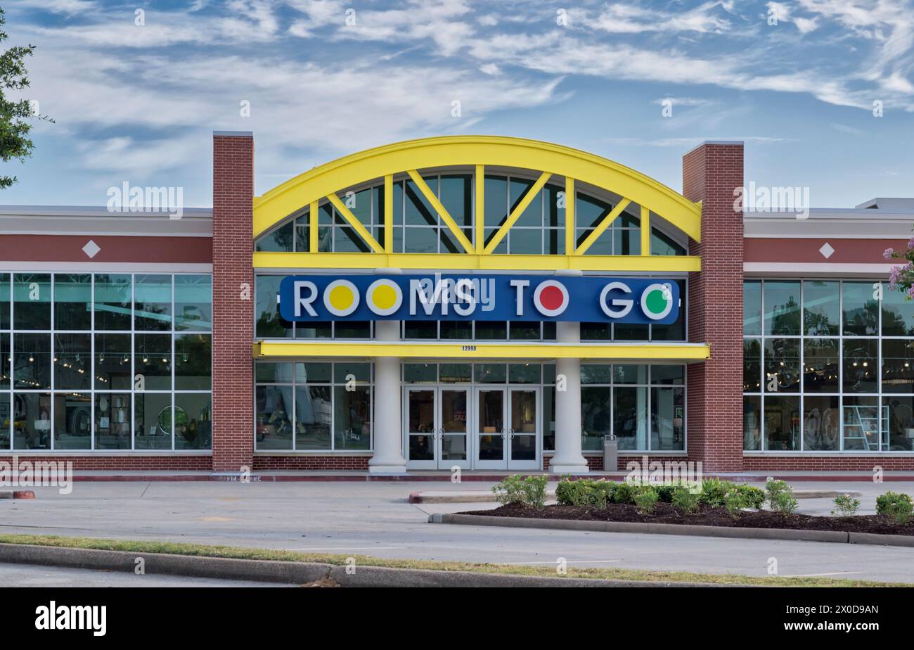 Houston, Texas USA 07-04-2024: Camere per entrare nel punto vendita esterno dell'azienda, posizione d'affari senza persone, Houston TX USA. Foto Stock