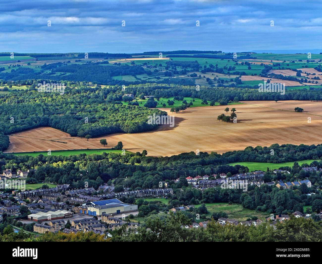 UK, West Yorkshire, Otley di Surprise View su Otley Chevin. Foto Stock