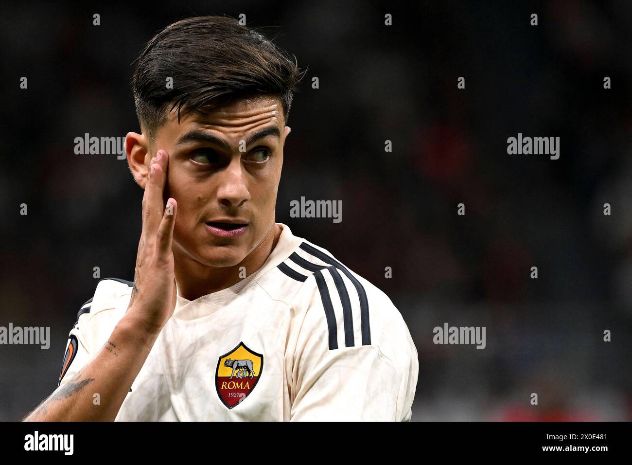 Milano, Italia. 11 aprile 2024. Paulo Dybala dell'AS Roma reagisce in occasione della partita di Europa League tra l'AC Milan e L'AS Roma allo stadio San Siro di Milano (Italia), 11 aprile 2024. Crediti: Insidefoto di andrea staccioli/Alamy Live News Foto Stock