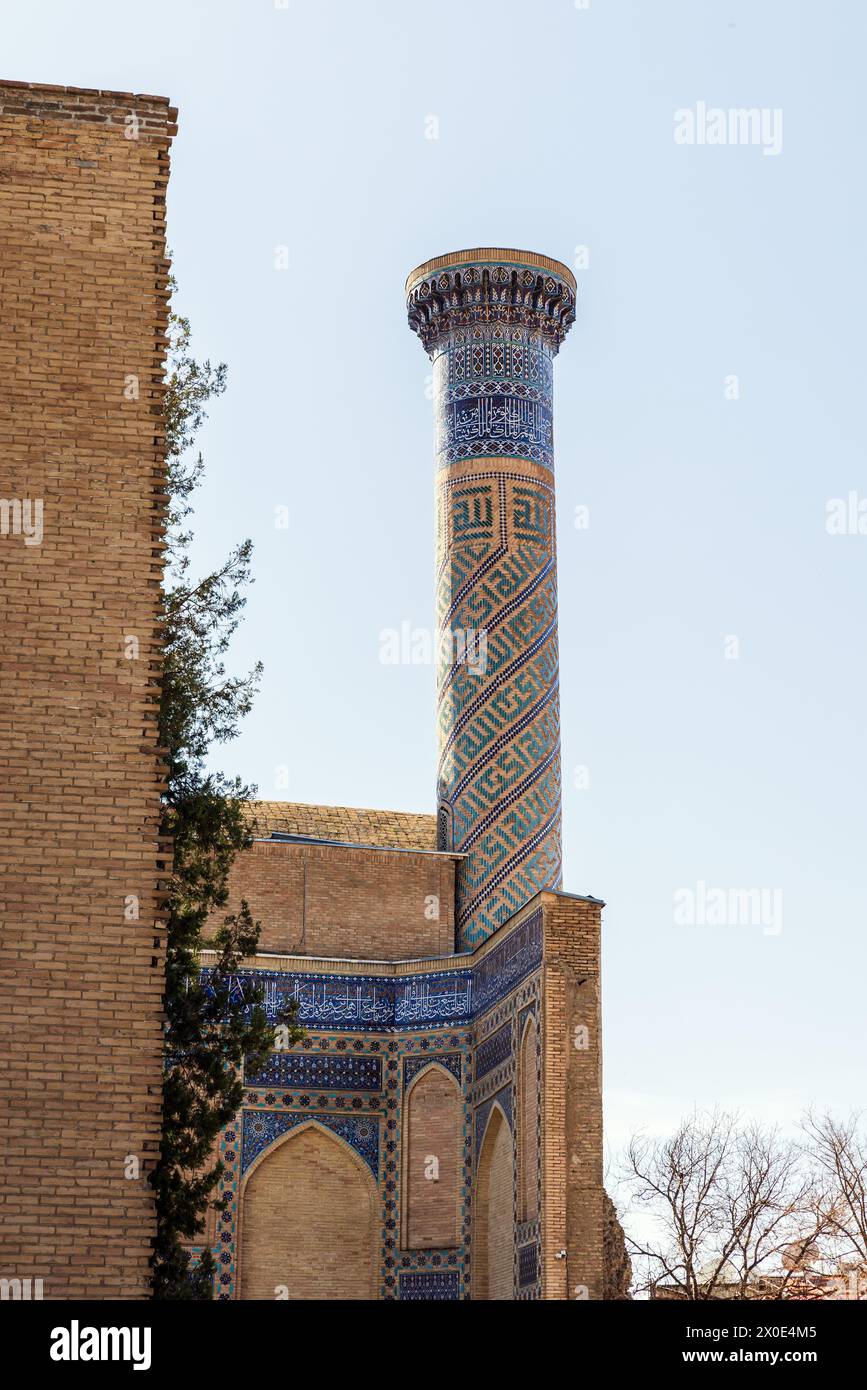 Minareto di Gur-e-Amir, è un complesso mausoleo del conquistatore turco-mongolo Timur a Samarcanda, Uzbekistan. Eretto su iniziativa e all'ex Foto Stock