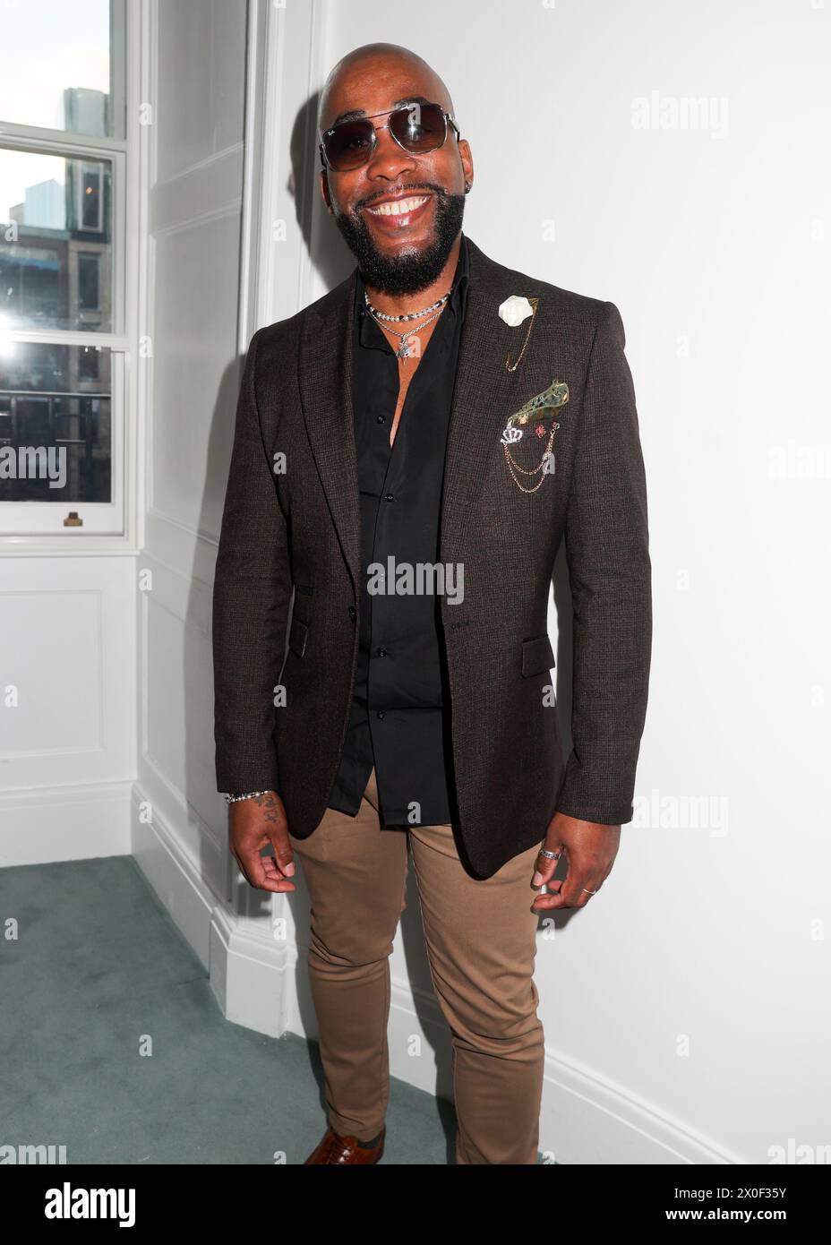 Londra, Regno Unito. 11 aprile 2024. Kule T partecipa alla JCA Gallery per l'apertura dei drink presso il JCA Mayfair di Mayfair, Londra. Credito: SOPA Images Limited/Alamy Live News Foto Stock