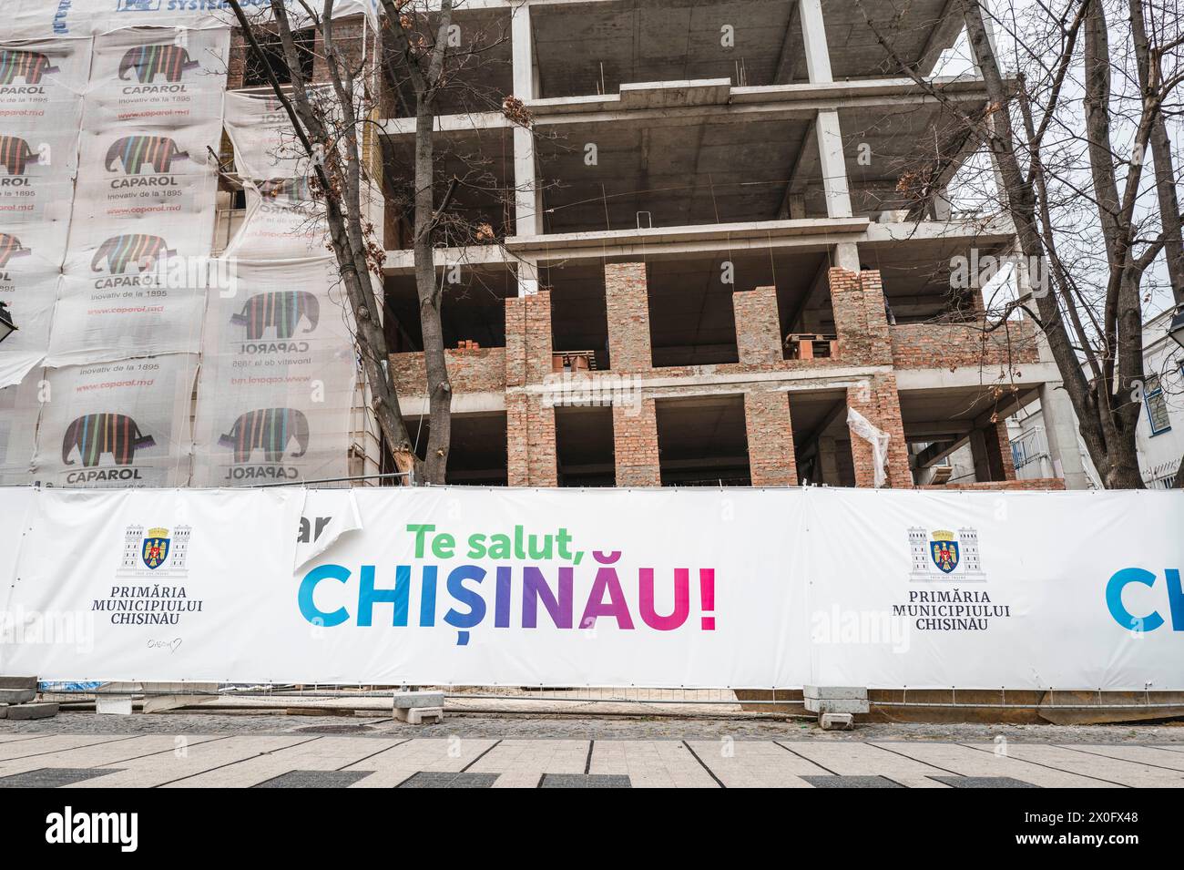 Lavora nel centro città. Atmosfera nel centro di Chisinau, venditori di tulipani e strade trafficate. Chisinau. Patricia Huchot-Boissier / Collectif DyF Foto Stock