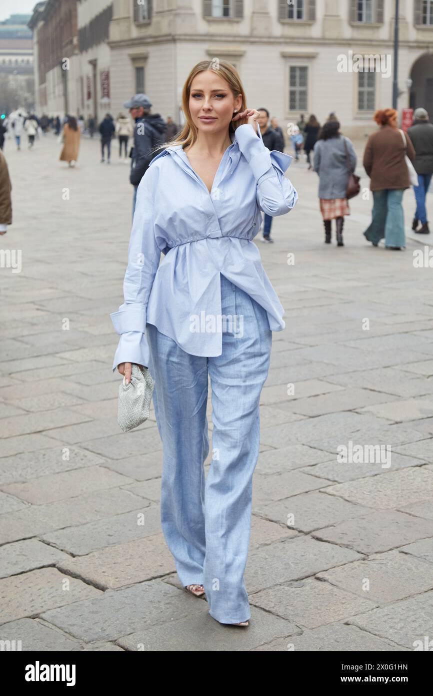 MILANO, ITALIA - 22 FEBBRAIO 2024: Ginta Kubiliute prima della sfilata di moda Genny, Milano Fashion Week Street style Foto Stock