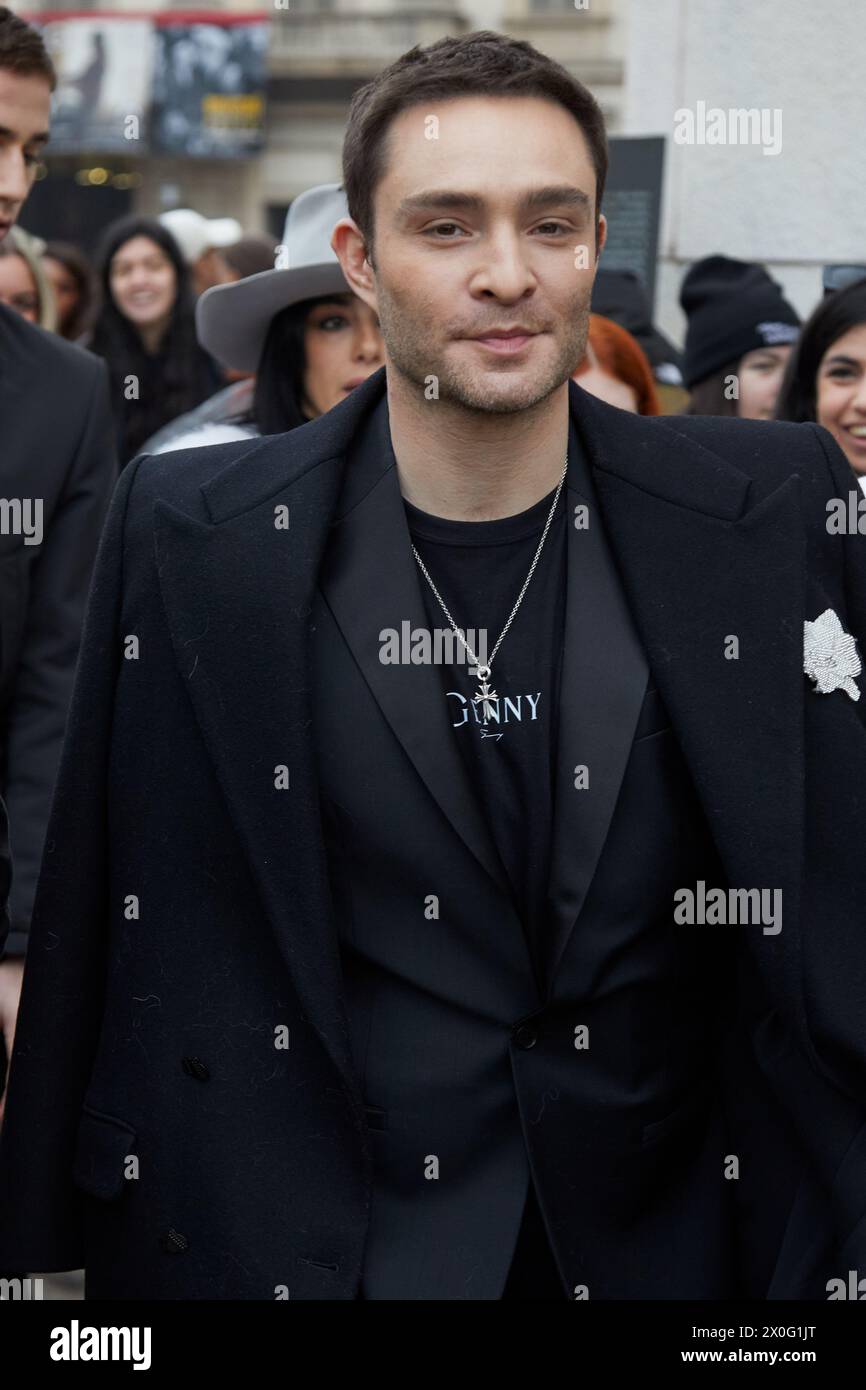 MILANO, ITALIA - 22 FEBBRAIO 2024: Ed Westwick prima della sfilata di moda Genny, Milano Fashion Week Street style Foto Stock