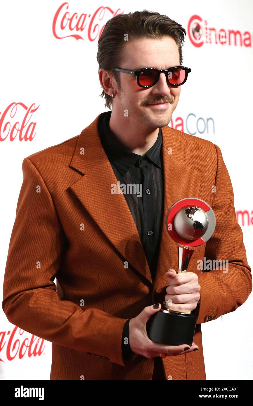 Dan Stevens bei der Verleihung der Big Screen Achievement Awards im Rahmen der CinemaCon 2023 im Omnia Nightclub vom Caesars Palace. Las Vegas, 11.04.2024 *** Dan Stevens alla cerimonia dei Big Screen Achievement Awards durante il CinemaCon 2023 all'Omnia Nightclub al Caesars Palace Las Vegas, 11 04 2024 foto:XJ.xBlocx/xFuturexImagex cinemacon 4412 Foto Stock