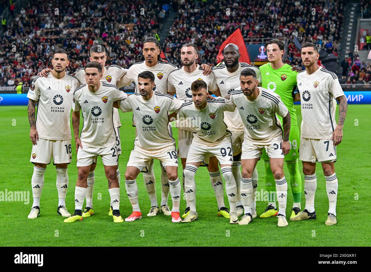 Milano, Italia. 11 aprile 2024. L'11 di partenza della Roma per la partita di UEFA Europa League tra il Milan e la Roma al San Siro di Milano. (Photo Credit: Gonzales Photo/Alamy Live News Foto Stock