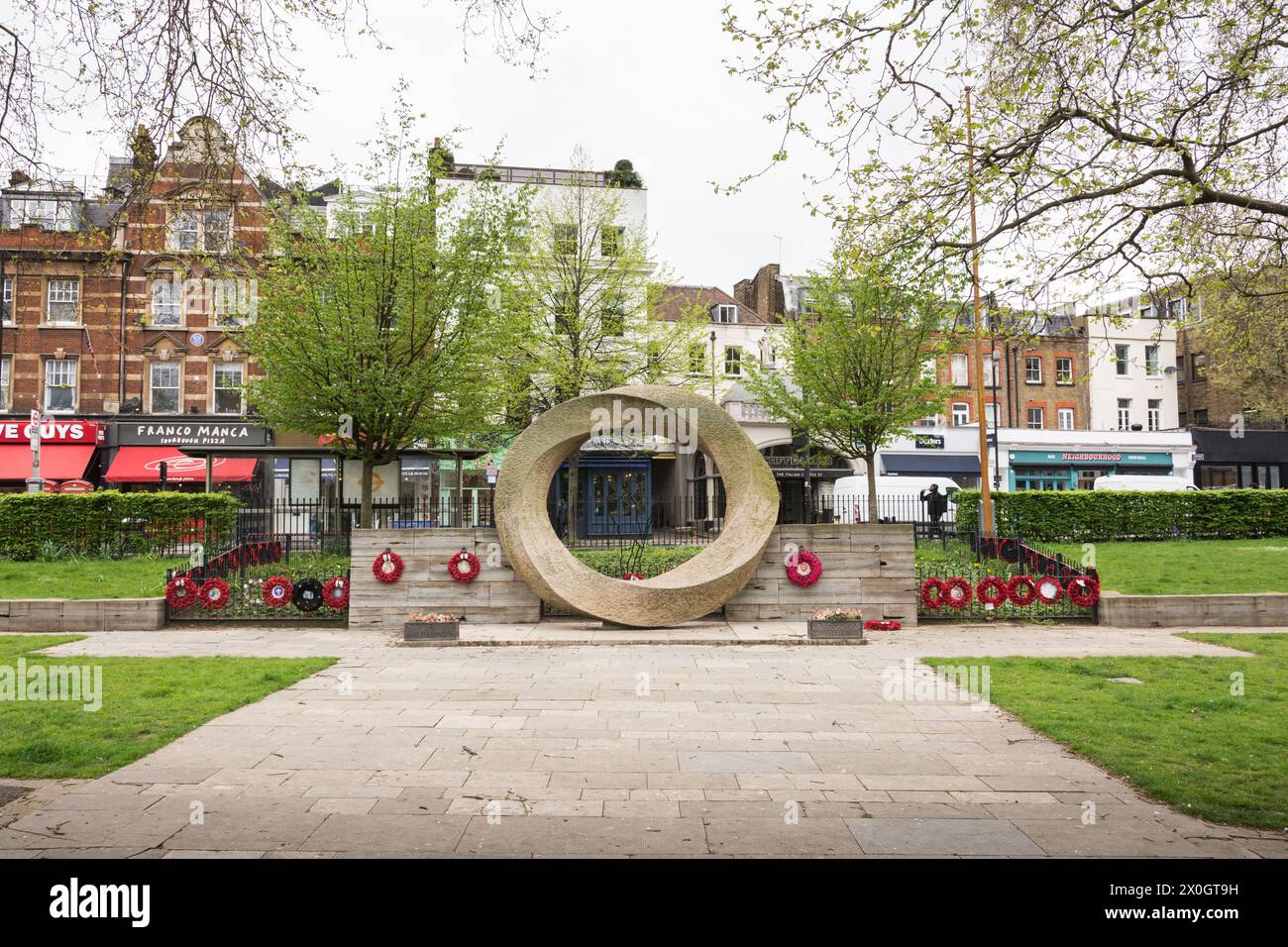 John Maine's Islington Green War Memorial, Upper Street, Islington, Londra, N1, Inghilterra, Regno Unito Foto Stock