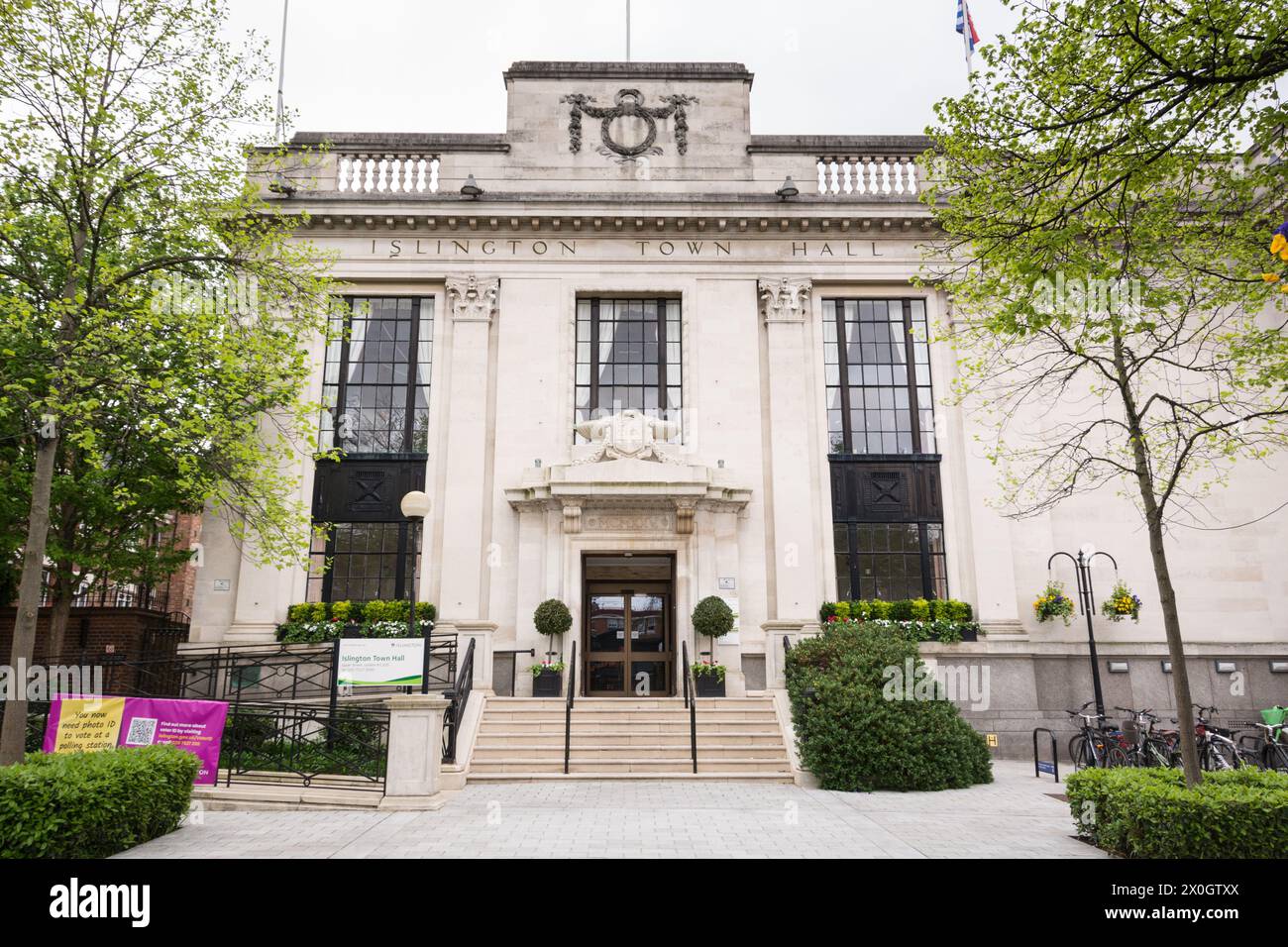 Esterno del municipio di Islington in Upper Street, Islington, Inghilterra, Regno Unito Foto Stock