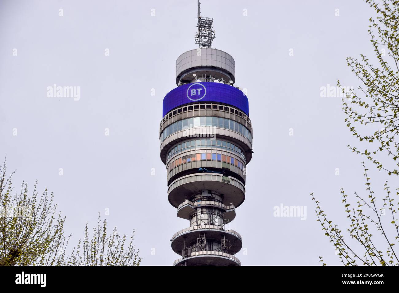 Londra, Regno Unito. 8 aprile 2024. Vista diurna della BT Tower nel centro di Londra. Credito: Vuk Valcic/Alamy Foto Stock