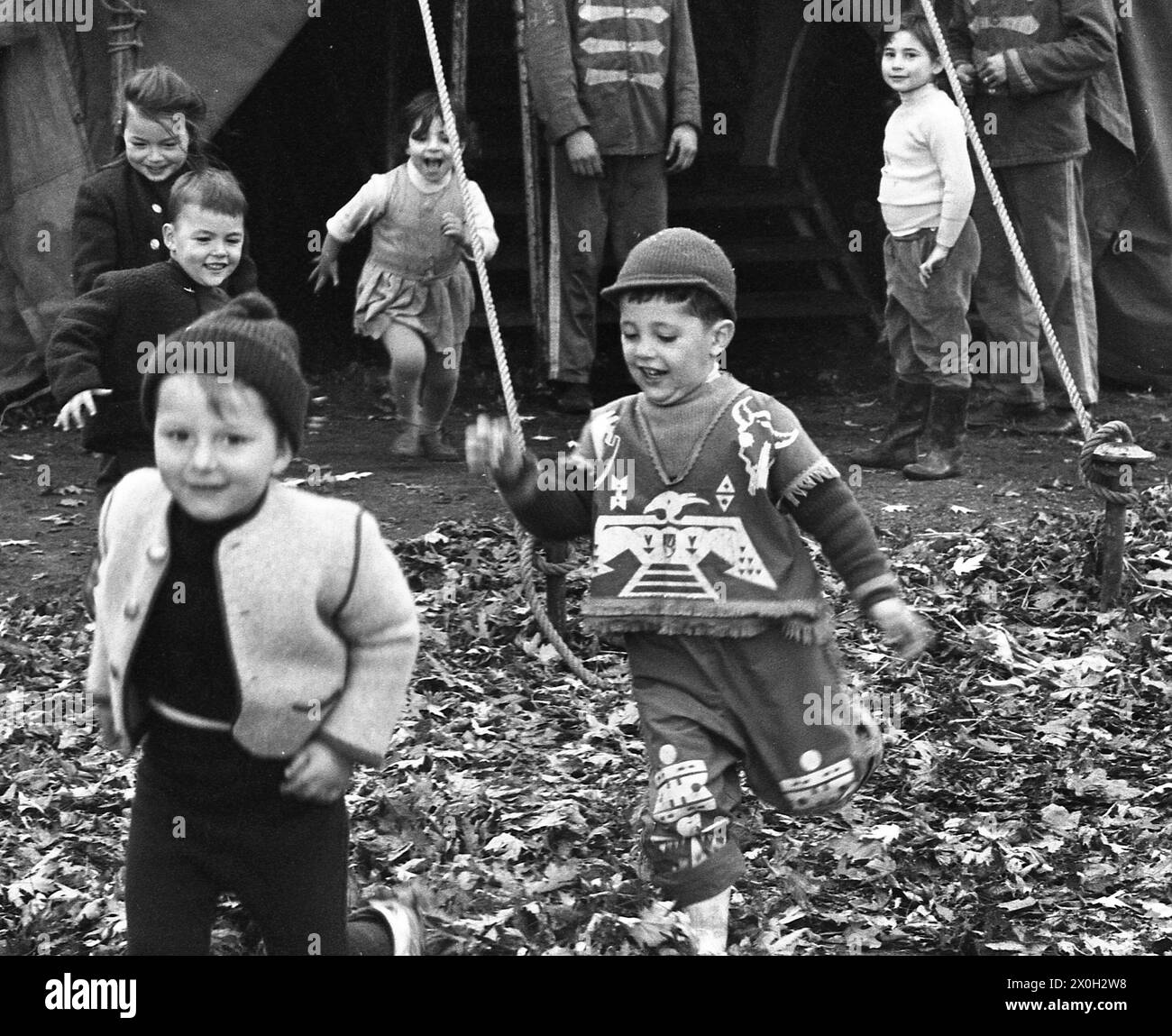 L'immagine mostra i bambini del circo che giocano. [traduzione automatizzata] Foto Stock