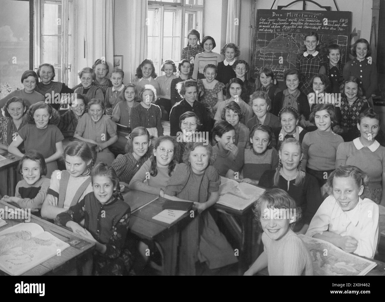 La settima classe della Türkenschule (oggi: Scuola elementare Türkenstraße) nel 1951. [traduzione automatica] Foto Stock