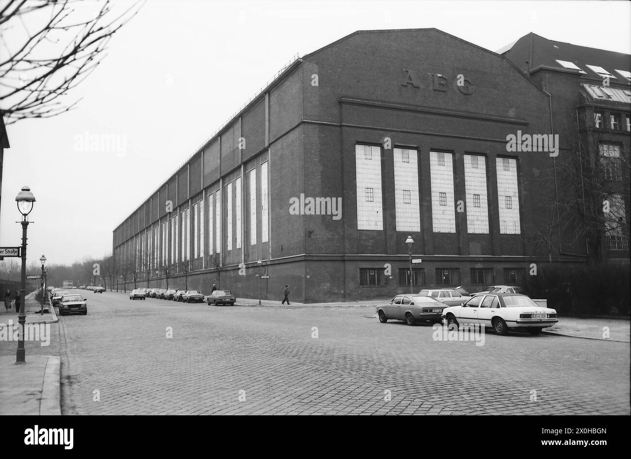 L'immagine mostra la grande sala turbine di AEG [traduzione automatizzata] Foto Stock