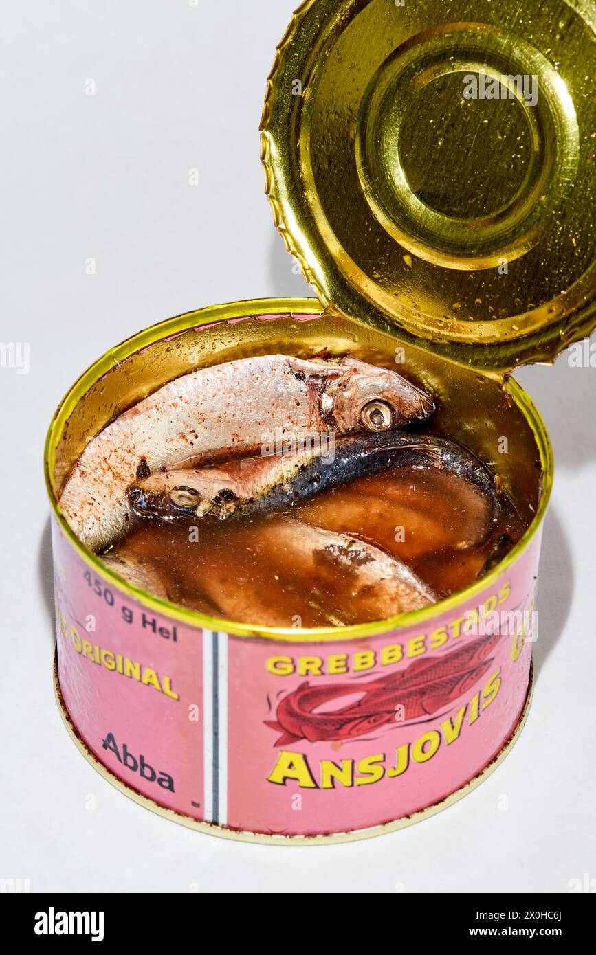 Grebbestads Ansjovis Original, 450 g; acciughe svedesi (ad es. Spratti), lattina aperta Foto Stock