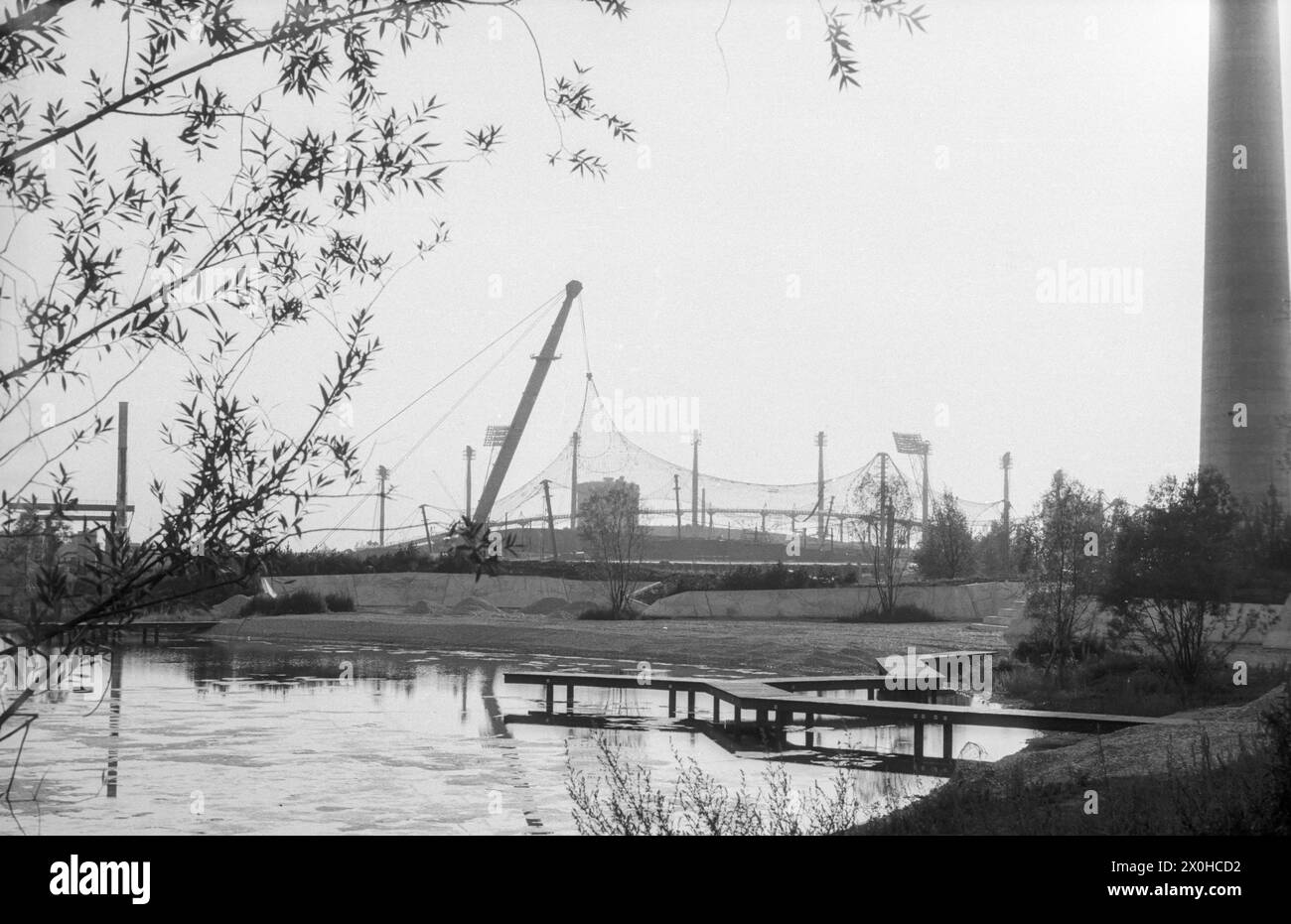 Vista del sito olimpico in costruzione dal lago olimpico. [traduzione automatica] Foto Stock