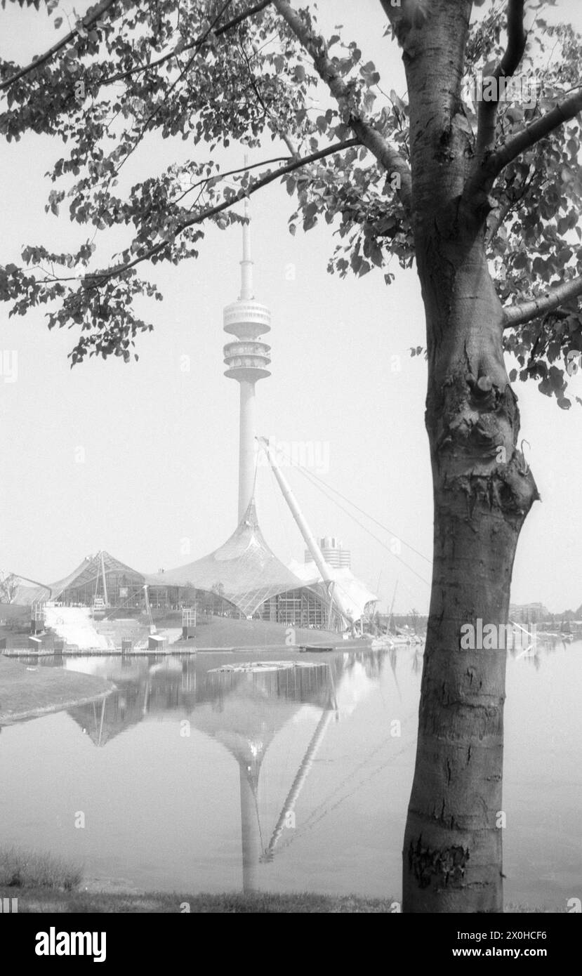 La torre della televisione e il lago olimpico al momento delle Olimpiadi. [traduzione automatica] Foto Stock