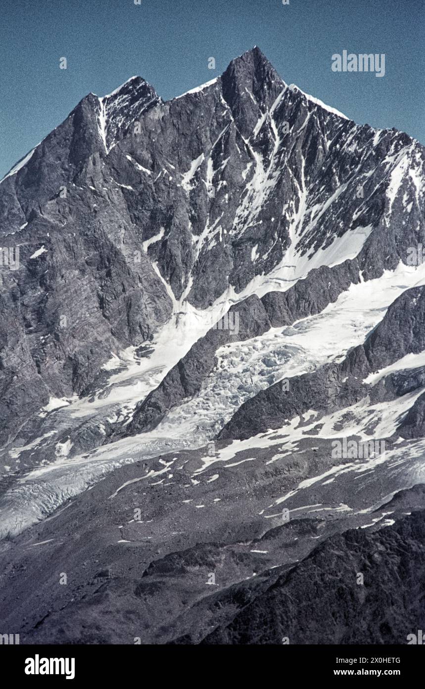 Le vette di quattromila metri viste dall'Oberrothorn. [traduzione automatizzata] Foto Stock