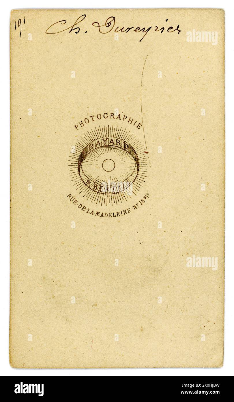 Retro dell'originale album francese degli anni '1860 carte de visite (biglietto da visita o CDV) studio di Bayard & Bertell, Rue de la Madeleine, Parigi (attivo in questo studio dal 1861 al 1866) Foto Stock