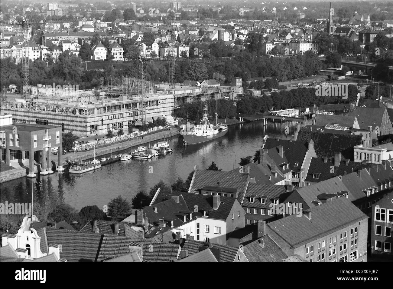 Lübeck, passeggiata in città, porto, nave faro Fehmarnbelt [traduzione automatizzata] Foto Stock