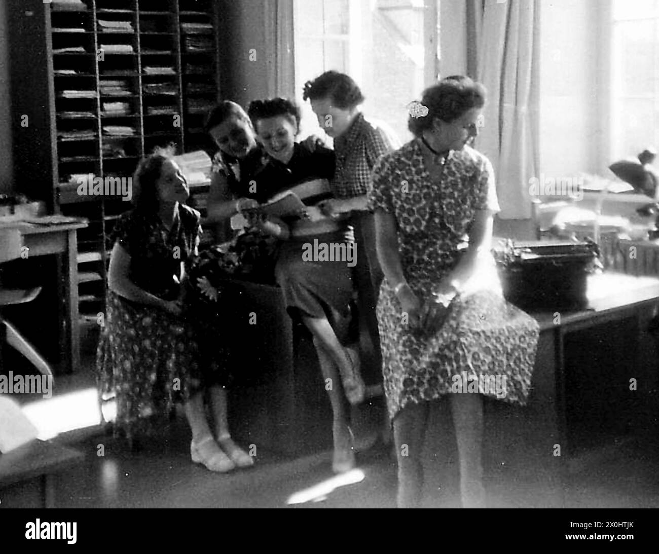 Segretari in ufficio [traduzione automatizzata] Foto Stock