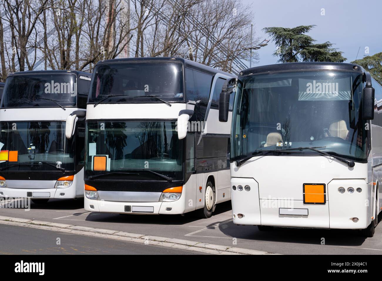 Stazione degli autobus. Parcheggio degli autobus turistici. Foto Stock