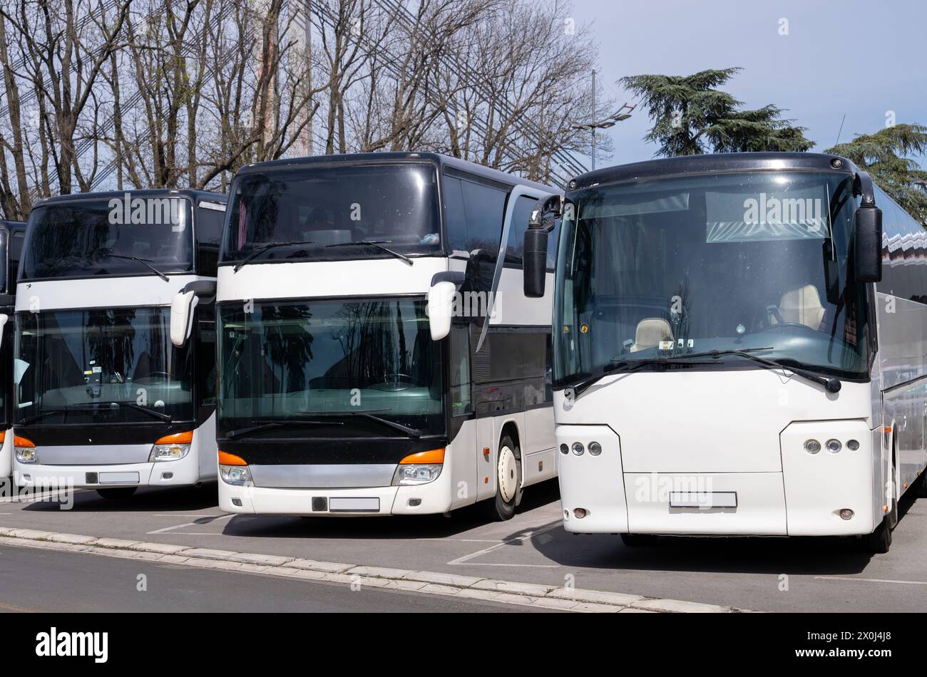 Stazione degli autobus. Parcheggio degli autobus turistici. Foto Stock