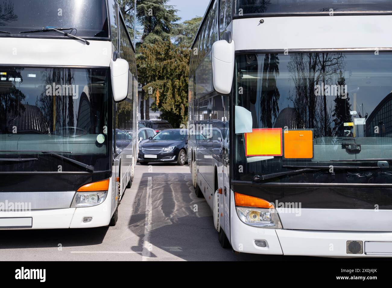 Stazione degli autobus. Parcheggio degli autobus turistici. Foto Stock