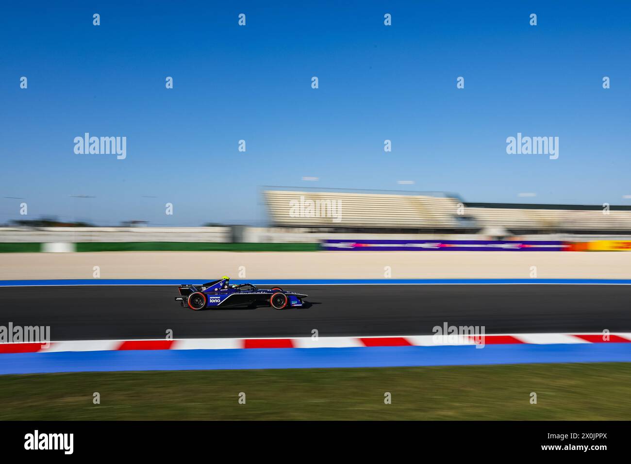 Misano Adriatico, Italia. 12 aprile 2024. Jehan Daruvala, Maserati MSG Racing, durante le prove libere del 6° round di Formula e - e-Prix di Misano a Misano Adriatico, Italia. (Foto di Daniele Marangoni/Sipa USA) credito: SIPA USA/Alamy Live News Foto Stock