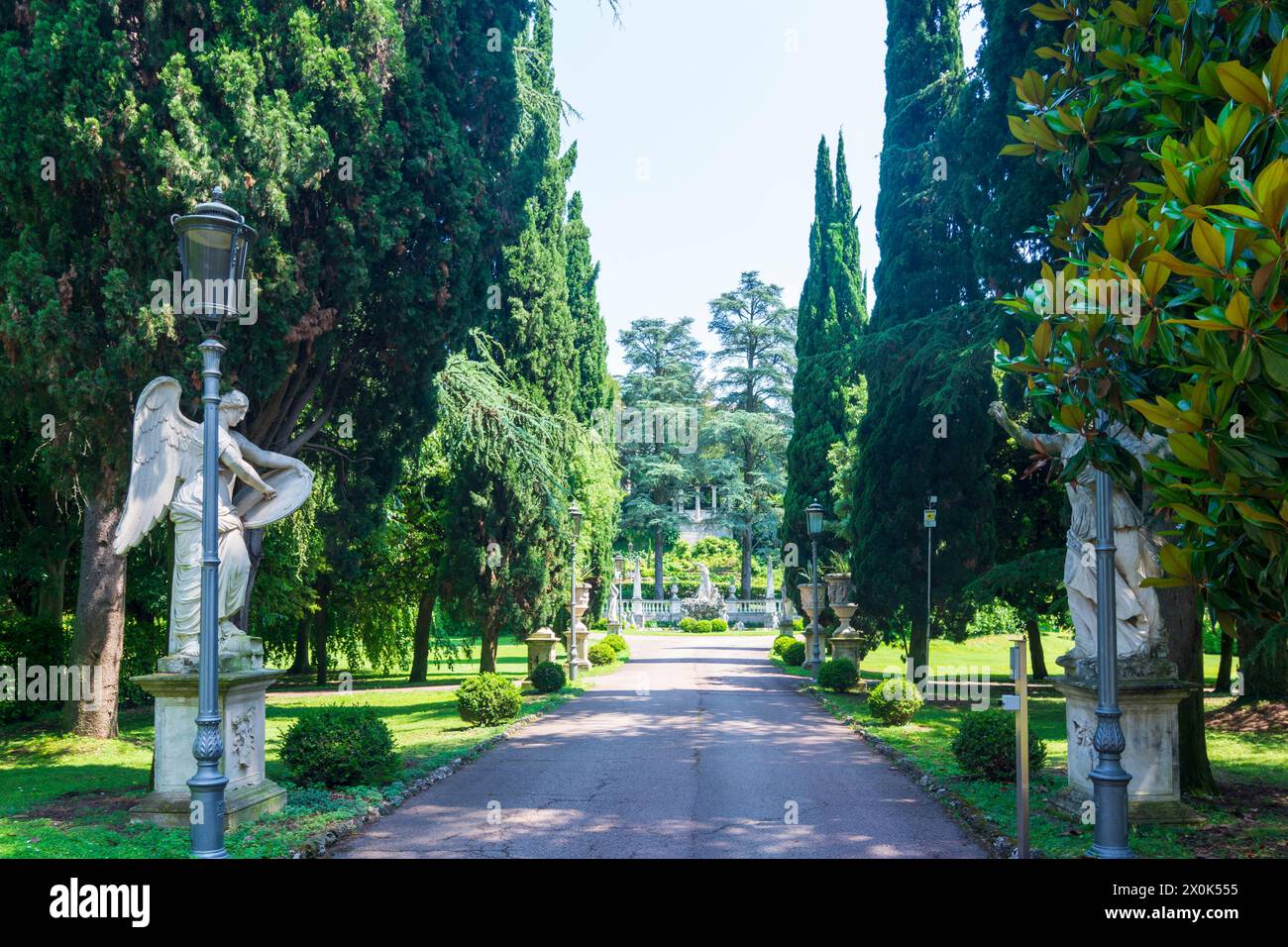 Sirmione, parco di Villa Cortine Palace Hotel a Brescia, Lombardia / Lombardia, Italia Foto Stock
