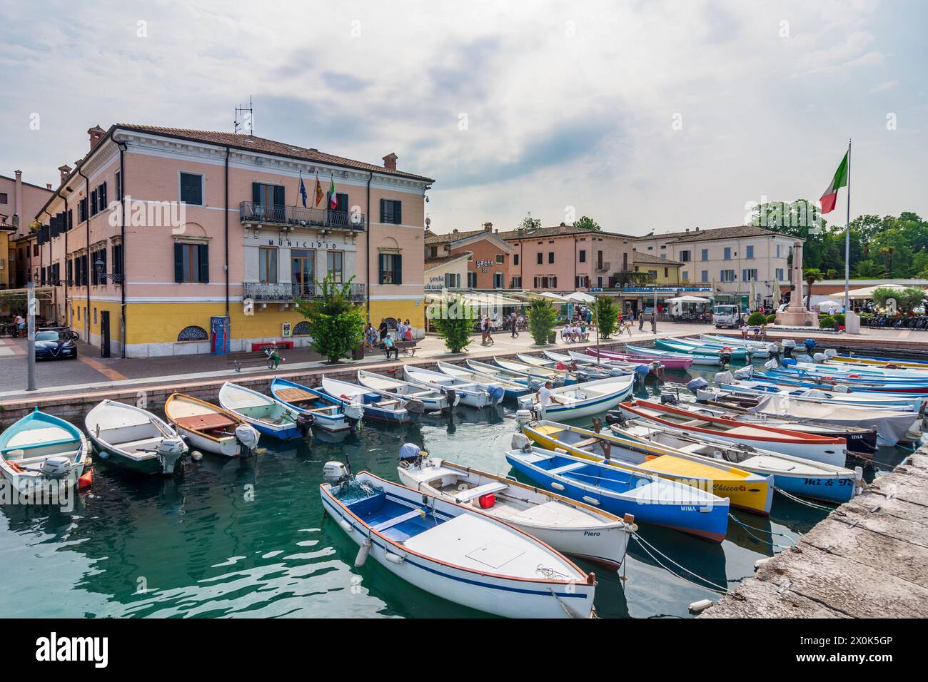 Bardolino, Lago di Garda, porto, barche, Municipio di Verona, Veneto, Italia Foto Stock