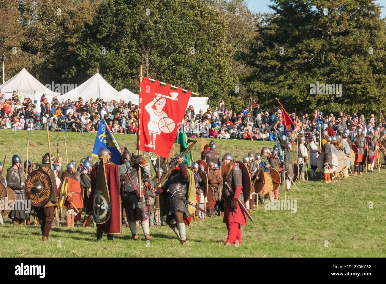 England, East Sussex, Battle, The Annual October Battle of Hastings Re-Enactment Festival, English Army Preparing for Battle Foto Stock