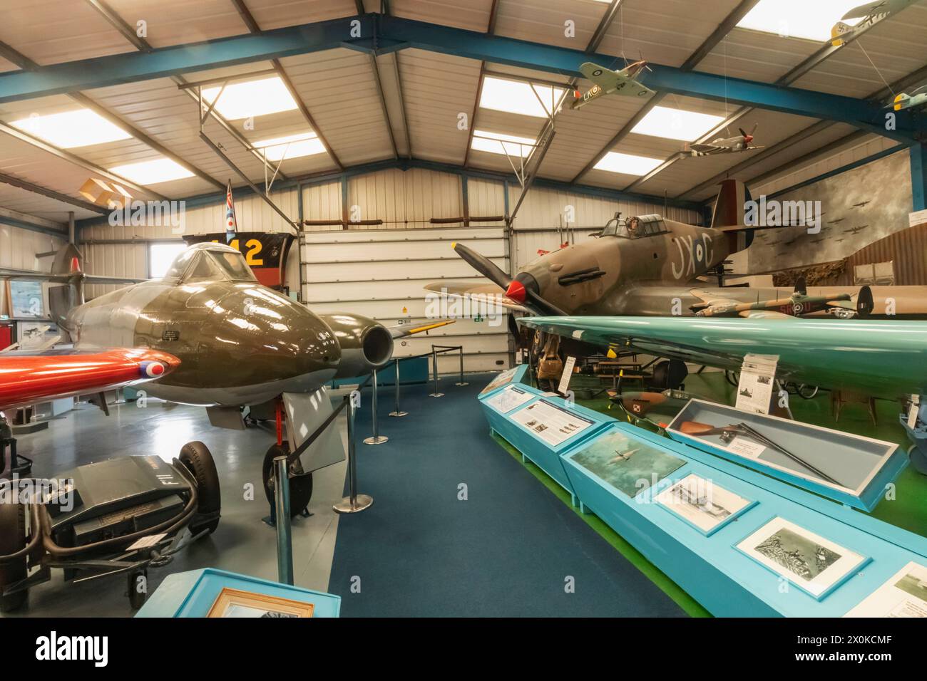 Inghilterra, West Sussex, Chichester, Tangmere Military Aviation Museum, esposizione di aerei d'epoca Foto Stock