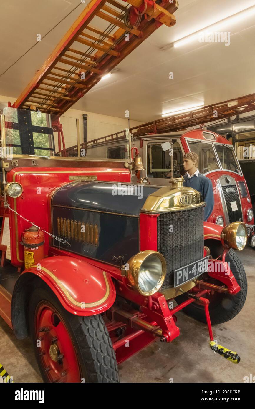 Inghilterra, West Sussex, Arundel, Amberley Museum and Heritage Centre, esposizione di macchine antincendio d'epoca Foto Stock