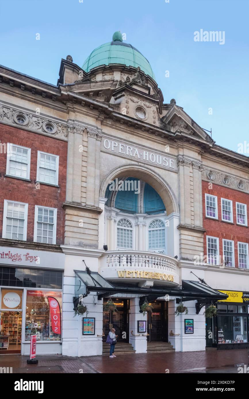 Inghilterra, Kent, Tunbridge Wells, Old Opera House Wetherspoon Pub and Restaurant Foto Stock
