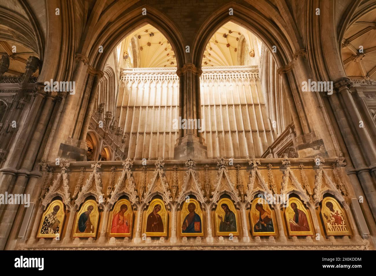 Inghilterra, Hampshire, Winchester, Winchester Cathedral, The Crypt, icone raffiguranti Santi di Sergey Fyodorov Foto Stock