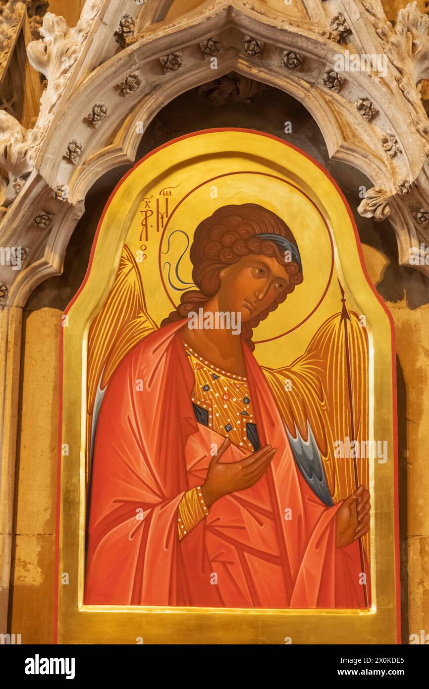 Inghilterra, Hampshire, Winchester, Winchester Cathedral, The Crypt, icone raffiguranti Santi di Sergey Fyodorov Foto Stock
