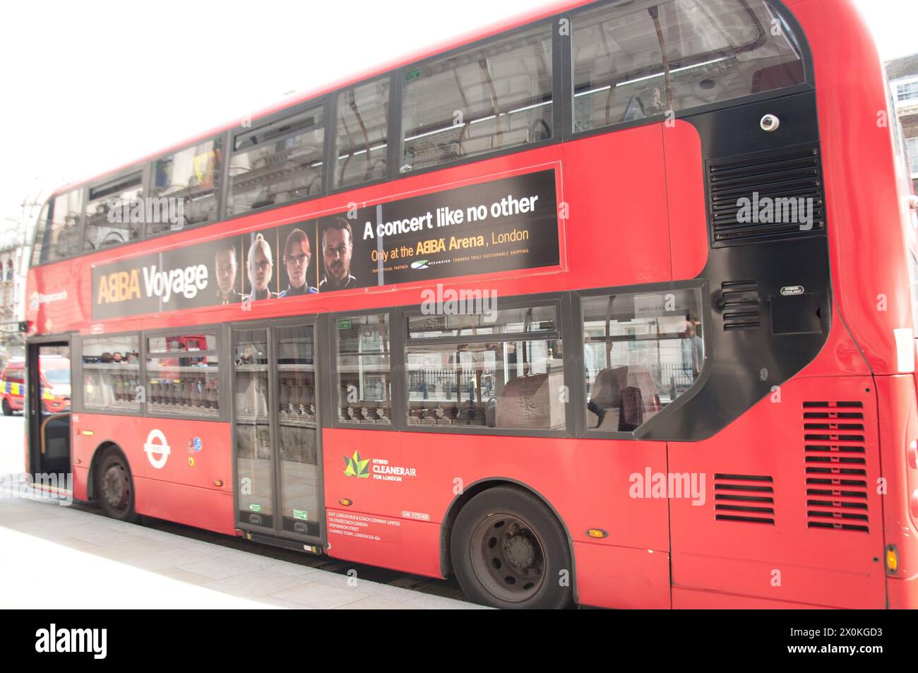 Iconico autobus rosso a due piani di Londra; Whitehall, City of Westminster, Londra, Regno Unito Foto Stock