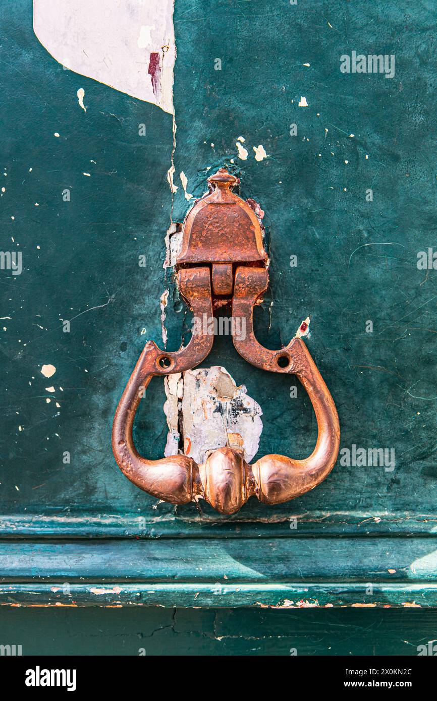 Bussò alla porta a Quai de Bourbon, Parigi, Francia Foto Stock