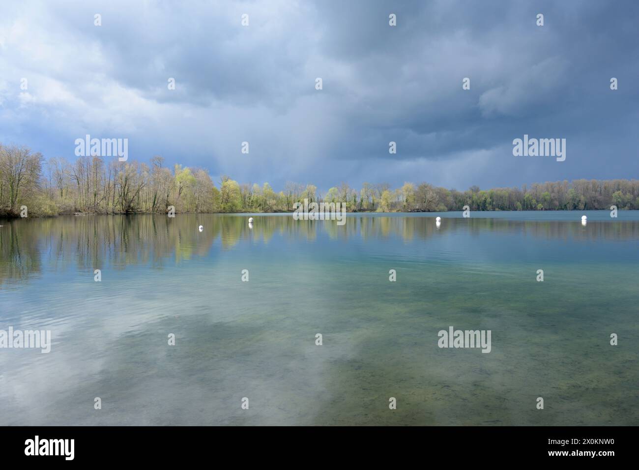 Deutschland, Baden-Württemberg, Karlsruhe, lo stagno delle cave di Grötzingen. Foto Stock