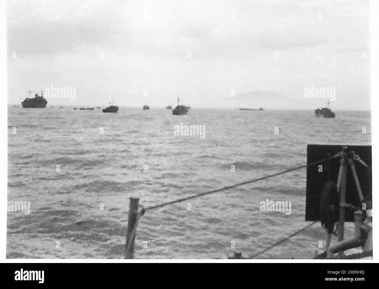 LCA (Landing Craft Assault) parte dalla nave madre per sbarcare le truppe durante la resa di Pantellaria. Foto Stock