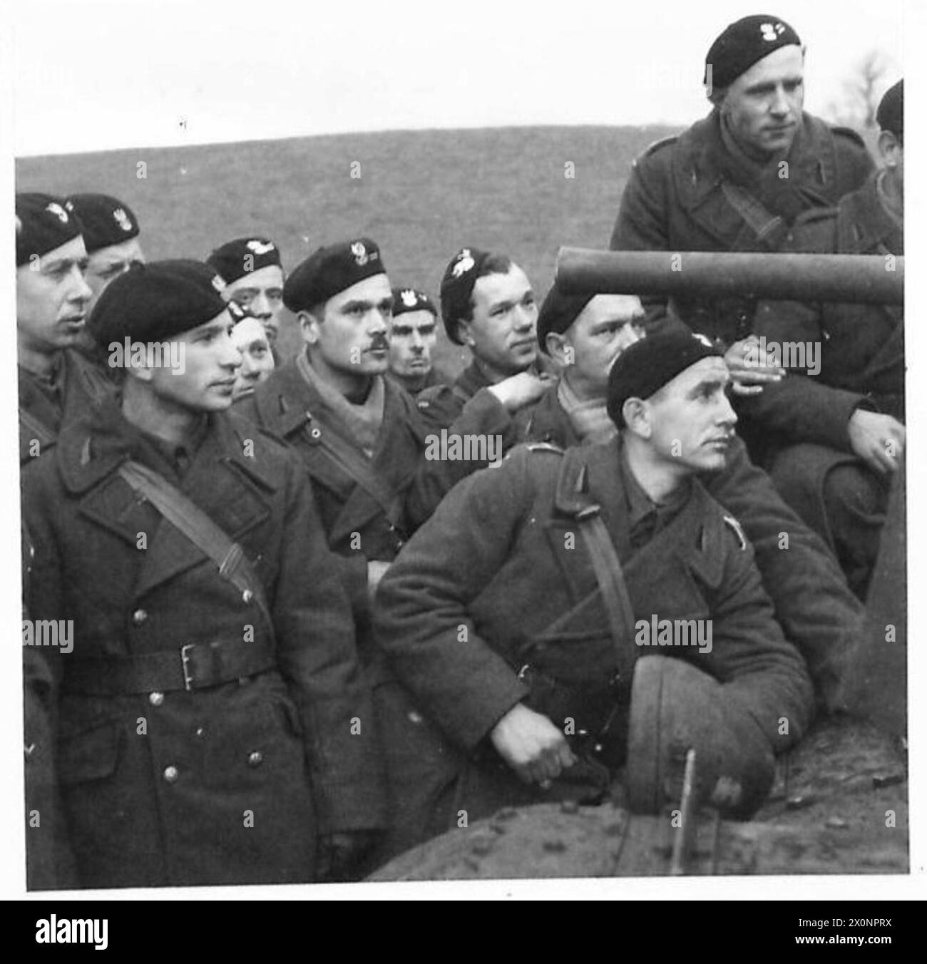 Le truppe della 10th Armoured Cavalry Brigade (1st Polish Corps) parteciparono ad un colloquio istruttivo sui carri Valentine da parte di un ufficiale a Perth, il 22 novembre 1940. Negativo fotografico. Foto Stock