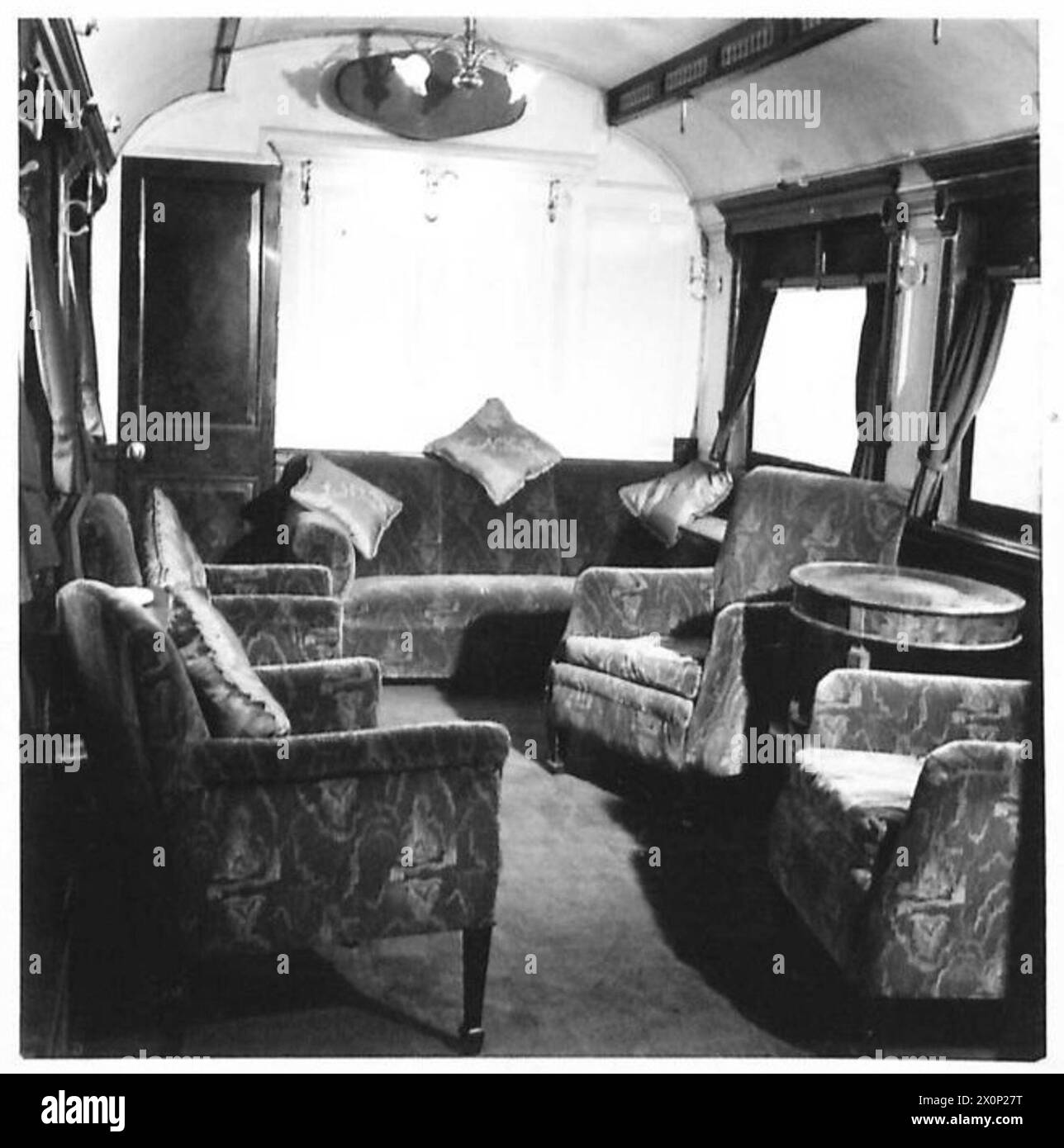 Vista interna del treno del comandante in capo. Negativo fotografico, British Army. Foto Stock