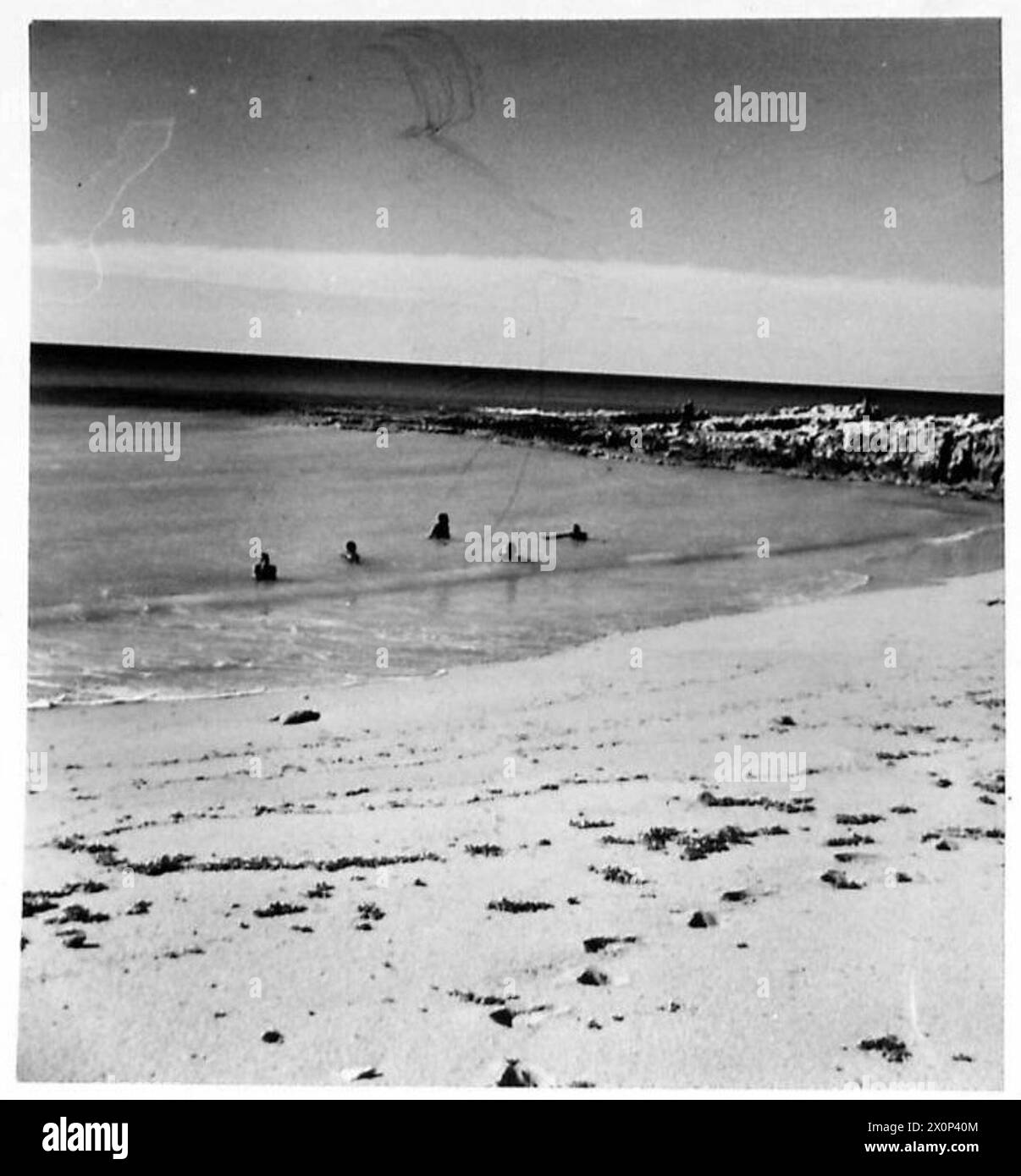 COSTRUZIONE DELLA FERROVIA HAIFA-TRIPOLI - Basutos fare il bagno in mare dopo il lavoro negativo fotografico , British Army Foto Stock
