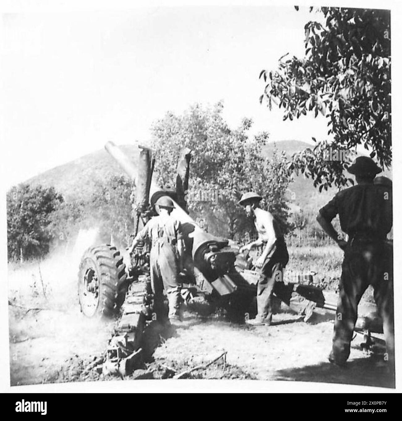 Un cannone medio da 5,5 pollici di truppe B, 15/17 Medium Regiment, è in azione sul fronte salernitano durante l'invasione della Quinta Armata d'Italia. Foto Stock