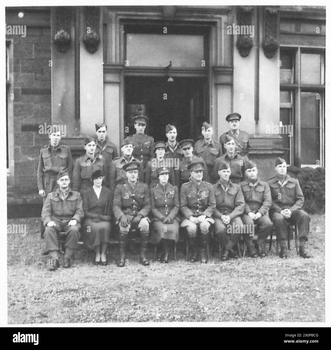 La Princess Royal ispeziona gli ufficiali del Royal Corps of Signals durante una visita ufficiale. Foto Stock